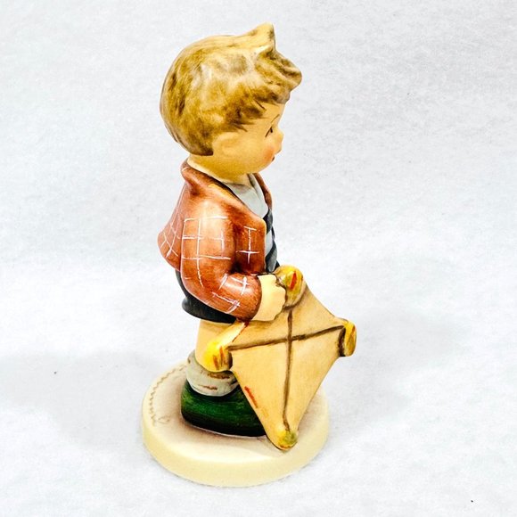 Goebel Hummel "Windy Wishes" #2079/B (2003) First Issue - TMK8 - Picture 4 of 13